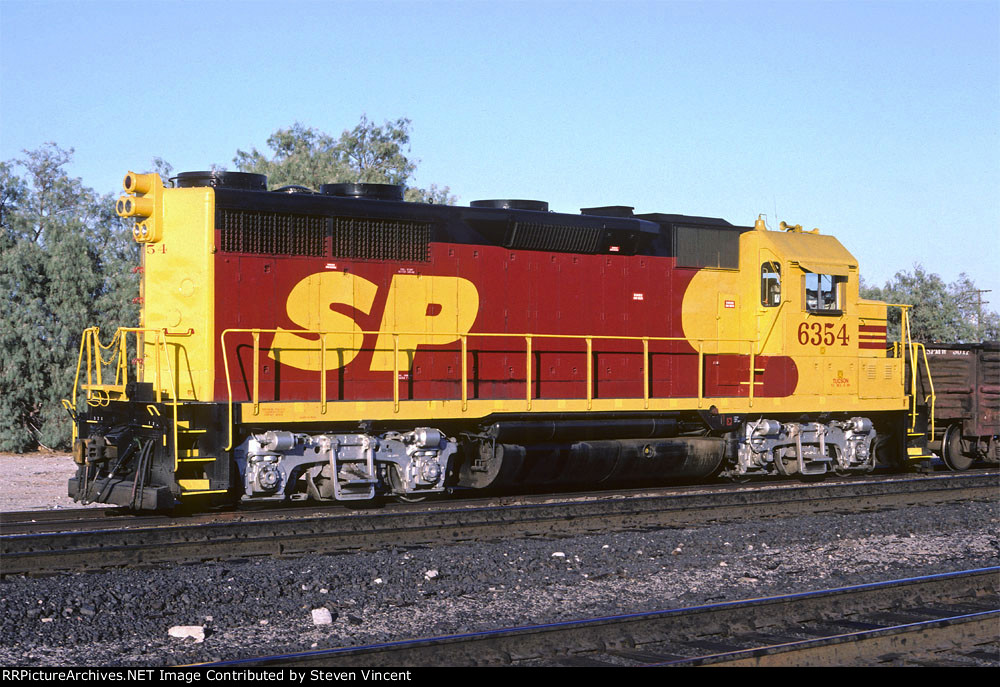 Southern Pacific GP35r #6354